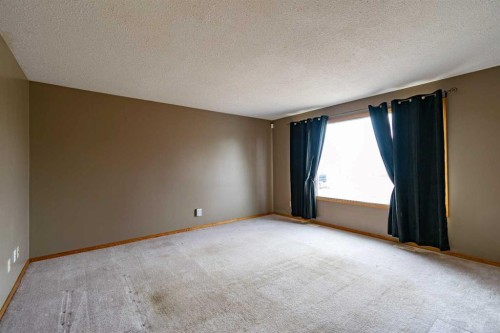 5005 53 Street, Castor, AB - Indoor Photo Showing Other Room