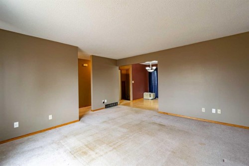 5005 53 Street, Castor, AB - Indoor Photo Showing Other Room