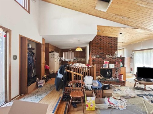 24 Brookes Crescent, Red Deer, AB - Indoor Photo Showing Other Room
