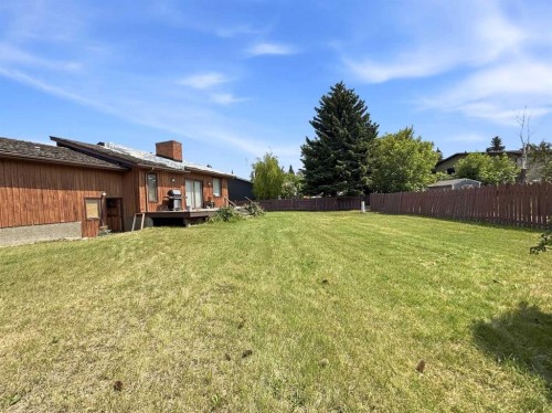 24 Brookes Crescent, Red Deer, AB - Outdoor