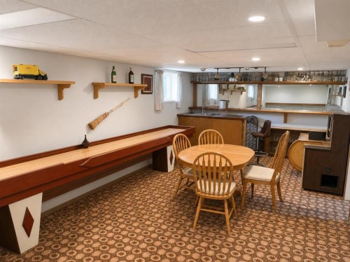 110 Howard Street, Halkirk, AB - Indoor Photo Showing Other Room