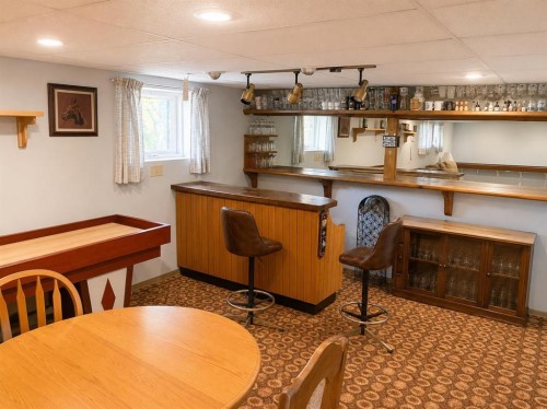110 Howard Street, Halkirk, AB - Indoor