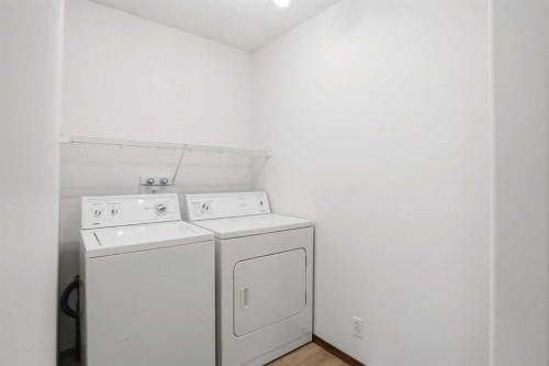 34 Keen Crescent, Red Deer, AB - Indoor Photo Showing Laundry Room