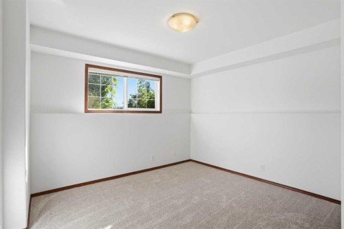34 Keen Crescent, Red Deer, AB - Indoor Photo Showing Other Room