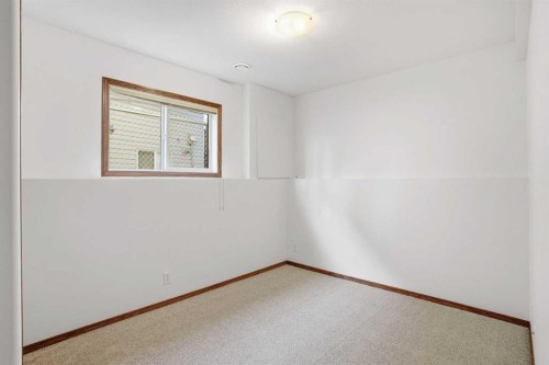 34 Keen Crescent, Red Deer, AB - Indoor Photo Showing Other Room
