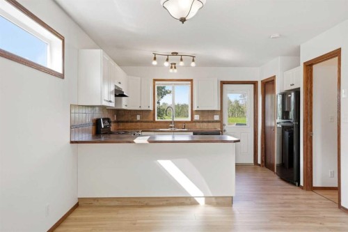 34 Keen Crescent, Red Deer, AB - Indoor Photo Showing Kitchen