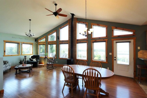 425062 Range Road 250, Rural Ponoka County, AB - Indoor Photo Showing Dining Room