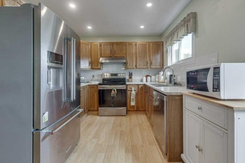 165 Greig Drive, Red Deer, AB - Indoor Photo Showing Kitchen