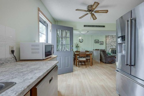165 Greig Drive, Red Deer, AB - Indoor Photo Showing Kitchen