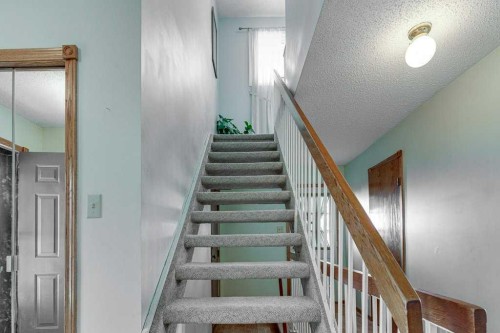 165 Greig Drive, Red Deer, AB - Indoor Photo Showing Other Room