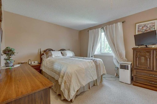 165 Greig Drive, Red Deer, AB - Indoor Photo Showing Bedroom
