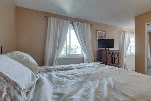 165 Greig Drive, Red Deer, AB - Indoor Photo Showing Bedroom