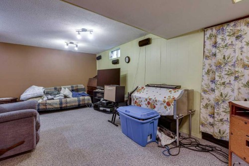 165 Greig Drive, Red Deer, AB - Indoor