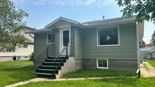 4107 50 Avenue  Camrose, AB T4V 0P7