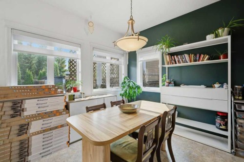 21 Regatta Way, Sylvan Lake, AB - Indoor Photo Showing Dining Room