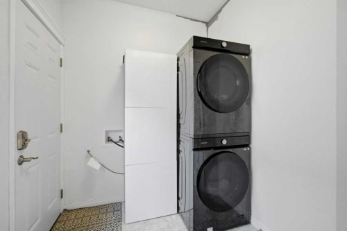 21 Regatta Way, Sylvan Lake, AB - Indoor Photo Showing Laundry Room