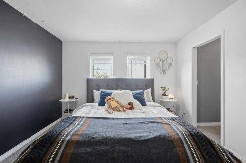 21 Regatta Way, Sylvan Lake, AB - Indoor Photo Showing Bedroom