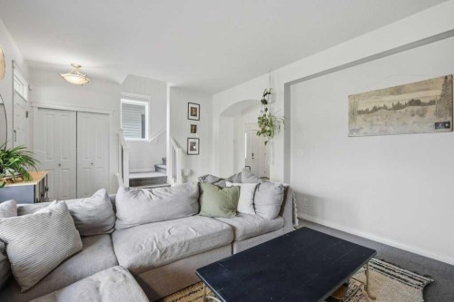 21 Regatta Way, Sylvan Lake, AB - Indoor Photo Showing Living Room
