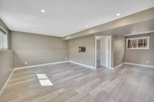 139 Garrison Circle, Red Deer, AB - Indoor Photo Showing Other Room