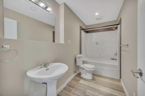 139 Garrison Circle, Red Deer, AB - Indoor Photo Showing Bathroom