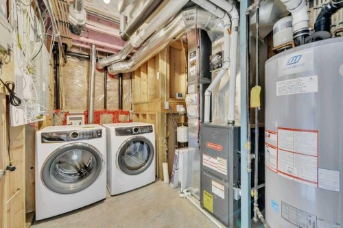 139 Garrison Circle, Red Deer, AB - Indoor Photo Showing Laundry Room
