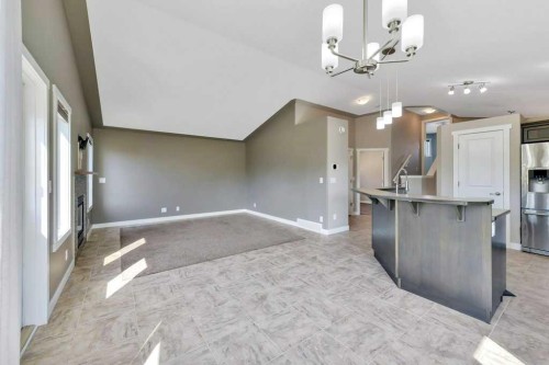 139 Garrison Circle, Red Deer, AB - Indoor Photo Showing Kitchen