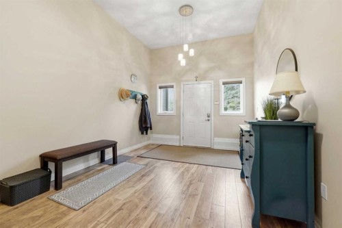 707 Elk Street, Sunbreaker Cove, AB - Indoor Photo Showing Other Room