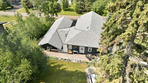 707 Elk Street, Sunbreaker Cove, AB - Outdoor