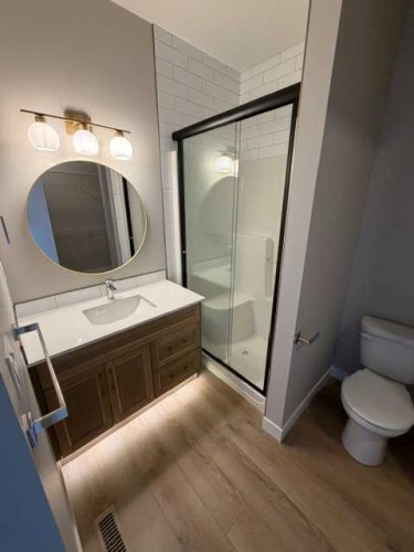 85 Gray Close, Sylvan Lake, AB - Indoor Photo Showing Bathroom