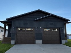 85 Gray Close Sylvan Lake, AB T4S 0W4