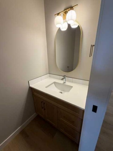 85 Gray Close, Sylvan Lake, AB - Indoor Photo Showing Bathroom