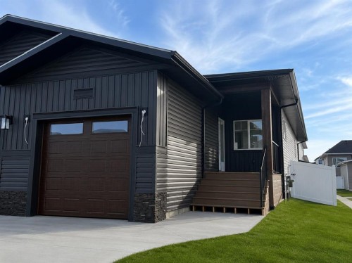 83 Gray Close, Sylvan Lake, AB - Outdoor