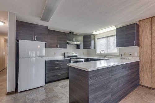 71 Parkside Avenue, Red Deer, AB 