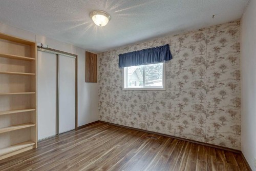 71 Parkside Avenue, Red Deer, AB 