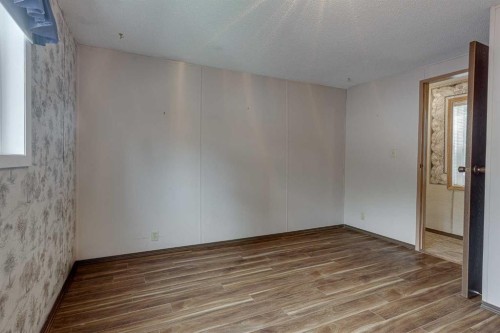 71 Parkside Avenue, Red Deer, AB 