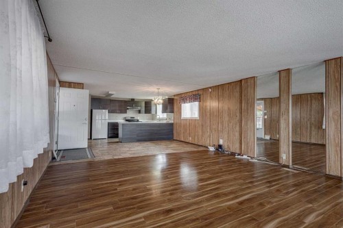 71 Parkside Avenue, Red Deer, AB 