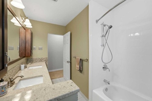 8 Sydney Close, Red Deer, AB - Indoor Photo Showing Bathroom
