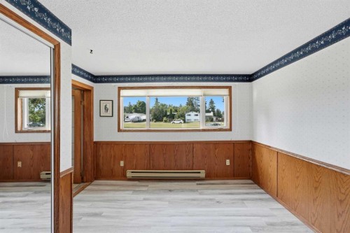8 Sydney Close, Red Deer, AB - Indoor Photo Showing Other Room