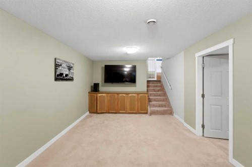 8 Sydney Close, Red Deer, AB - Indoor