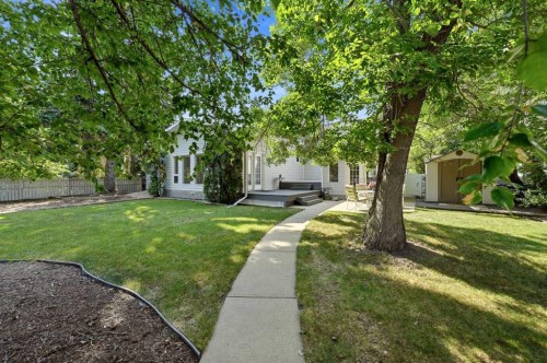 8 Sydney Close, Red Deer, AB - Outdoor