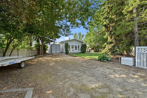 8 Sydney Close, Red Deer, AB - Outdoor