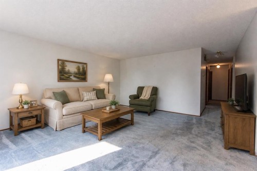 1910 26 Avenue, Delburne, AB - Indoor Photo Showing Living Room
