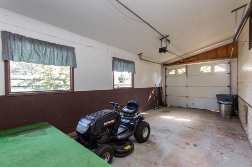 1910 26 Avenue, Delburne, AB - Indoor Photo Showing Garage