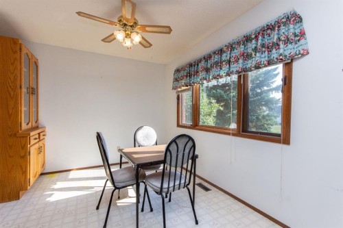1910 26 Avenue, Delburne, AB - Indoor Photo Showing Dining Room