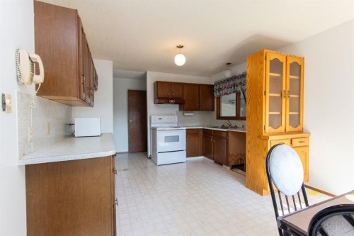 1910 26 Avenue, Delburne, AB - Indoor Photo Showing Kitchen