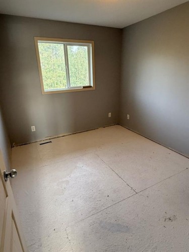74 Parkway Drive, Blackfalds, AB - Indoor Photo Showing Other Room