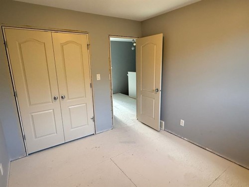 74 Parkway Drive, Blackfalds, AB - Indoor Photo Showing Other Room
