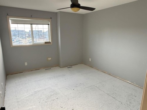 74 Parkway Drive, Blackfalds, AB - Indoor Photo Showing Other Room