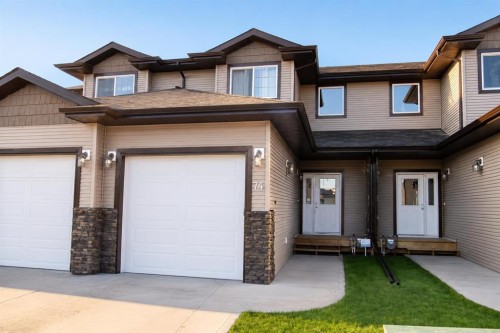 74 Parkway Drive, Blackfalds, AB - Outdoor With Facade