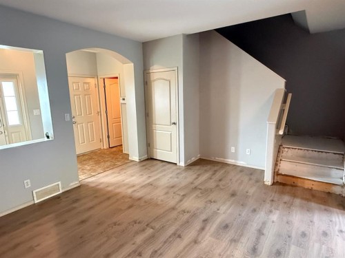 74 Parkway Drive, Blackfalds, AB - Indoor Photo Showing Other Room